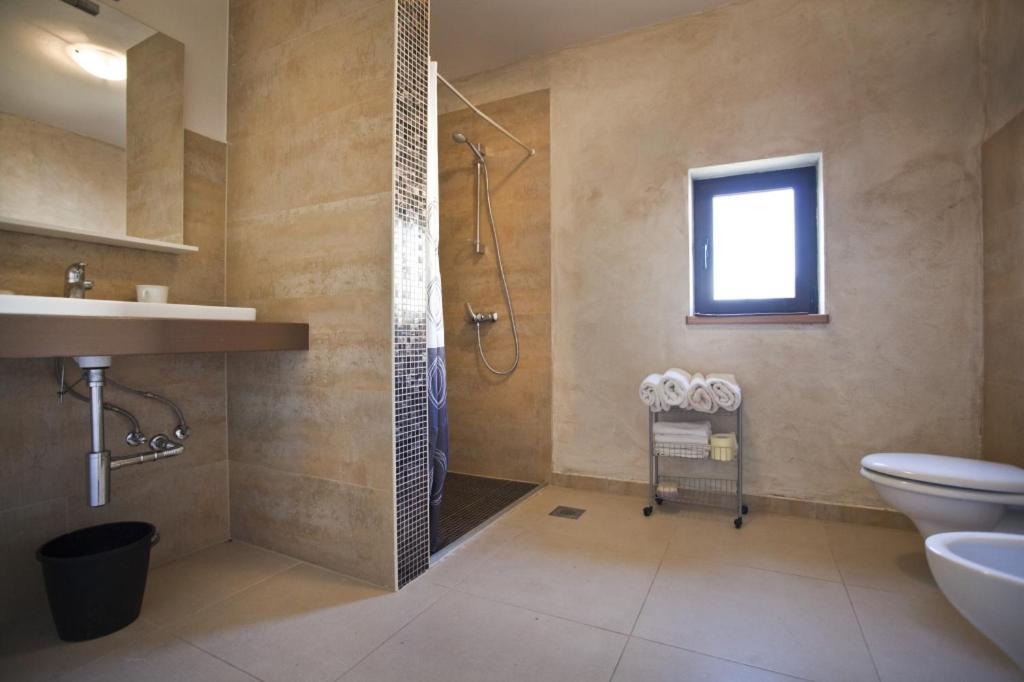 Holiday Apartment In Funtana With Balcony, Air Conditioning, Wifi, Washing Machine 4982-1 Eksteriør bilde